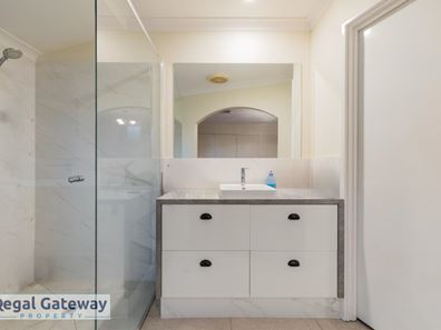 4 Rawlins Street, Rockingham WA 6168