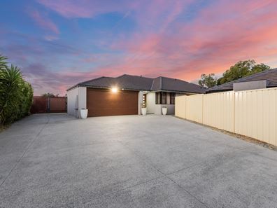 5 Beacon Cove, Dudley Park WA 6210