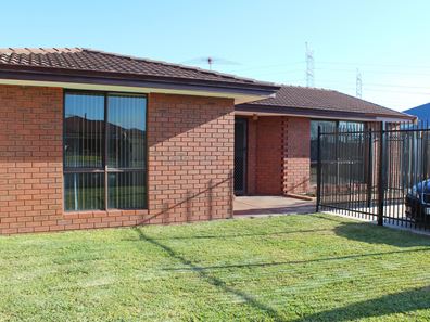 30 Sciano Avenue, Success WA 6164