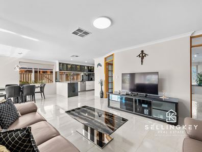 11 BROOKSIDE SQUARE, Canning Vale WA 6155