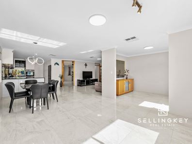 11 BROOKSIDE SQUARE, Canning Vale WA 6155