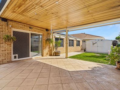 24 Whimbrel Parade, Bennett Springs WA 6063