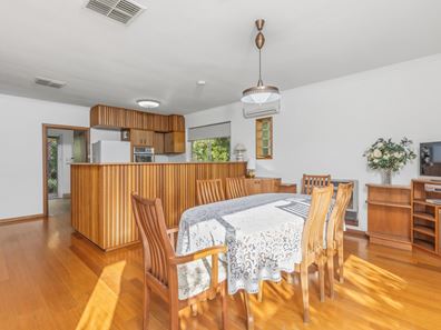 10 First Avenue, Rossmoyne WA 6148