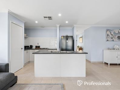 11 Cayenne Street, Wattle Grove WA 6107