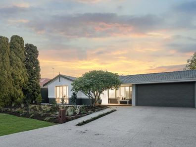 15 Dunscore Way, Kinross WA 6028