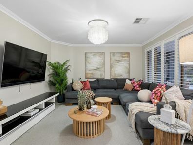15 Dunscore Way, Kinross WA 6028