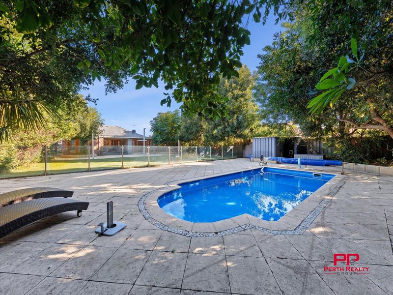 32 Cloister Avenue, Manning WA 6152