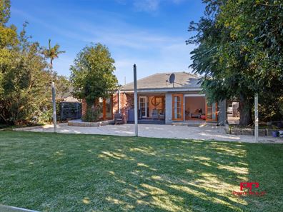 32 Cloister Avenue, Manning WA 6152