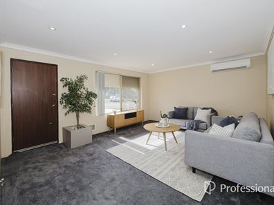 31 Bloodwood Drive, Marangaroo WA 6064