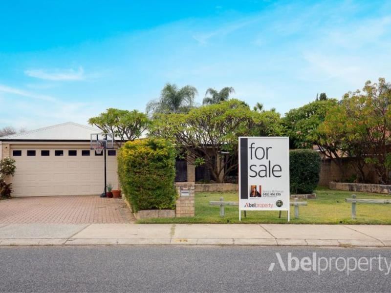 15 Myerson Crescent, Maida Vale WA 6057