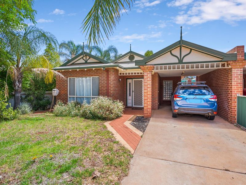 8a Kunanalling Avenue, Hannans WA 6430