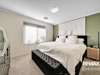 9 Jedburgh Loop, Sinagra WA 6065