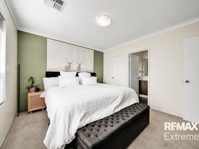 9 Jedburgh Loop, Sinagra WA 6065