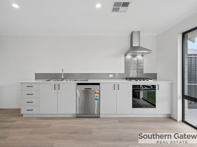 5 Peru Lane, Wellard WA 6170