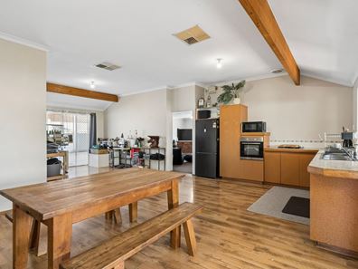 69 Lauterbach Drive, Gosnells WA 6110