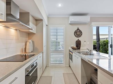 15 Wyperfeld Street, Yanchep WA 6035