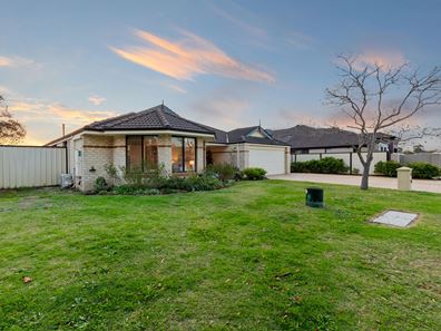 55 Tandara Fairway, Tapping WA 6065