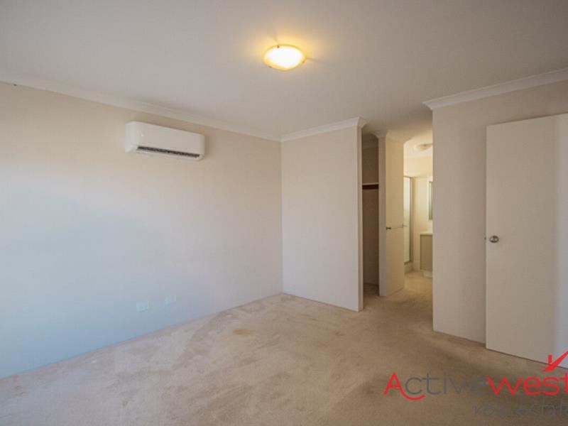 3 Wildwave Bend, Wandina WA 6530