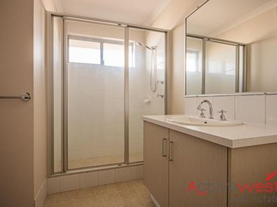 3 Wildwave Bend, Wandina WA 6530