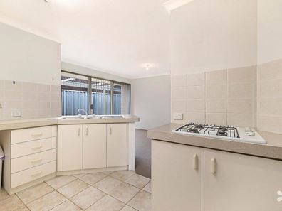 3/1 Old Lake Grove, Wilson WA 6107
