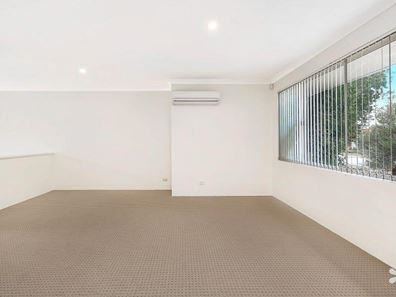 3/1 Old Lake Grove, Wilson WA 6107