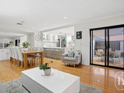 8 Wicklow Circle, Darch WA 6065