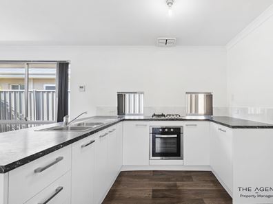3 Rowan Way, Lakelands WA 6180