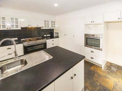 117 Hartfield Rd, Forrestfield WA 6058