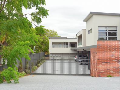 8/32 Halley Street, Innaloo WA 6018
