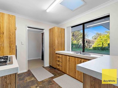 16 Shillington Way, Thornlie WA 6108