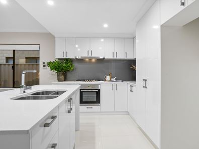 2/18 Interim Road, Spearwood WA 6163