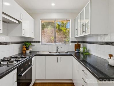 2/18 Waterloo Street, Joondanna WA 6060