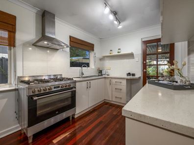 220 Erindale Road, Hamersley WA 6022