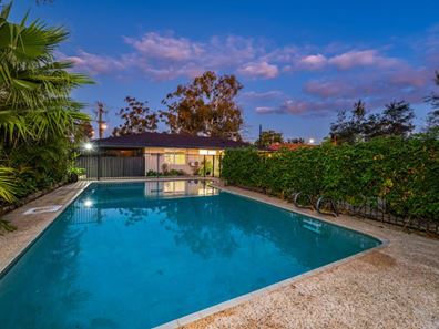 220 Erindale Road, Hamersley WA 6022