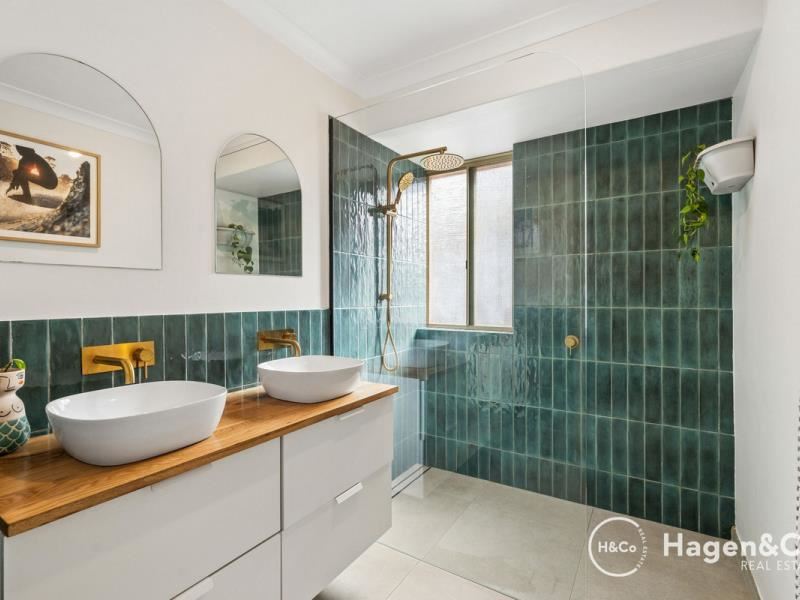 2/84 Millcrest Street, Scarborough WA 6019