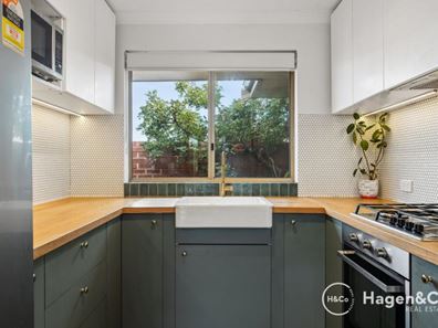 2/84 Millcrest Street, Scarborough WA 6019