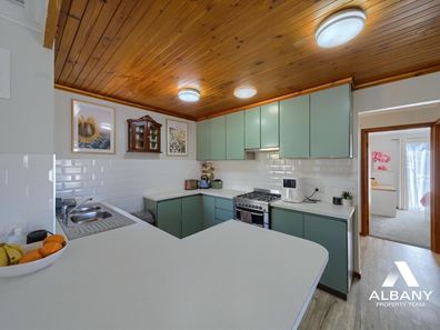 64 Sierra Crescent, Orana WA 6330