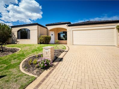 9 Savona Grove, Mindarie WA 6030