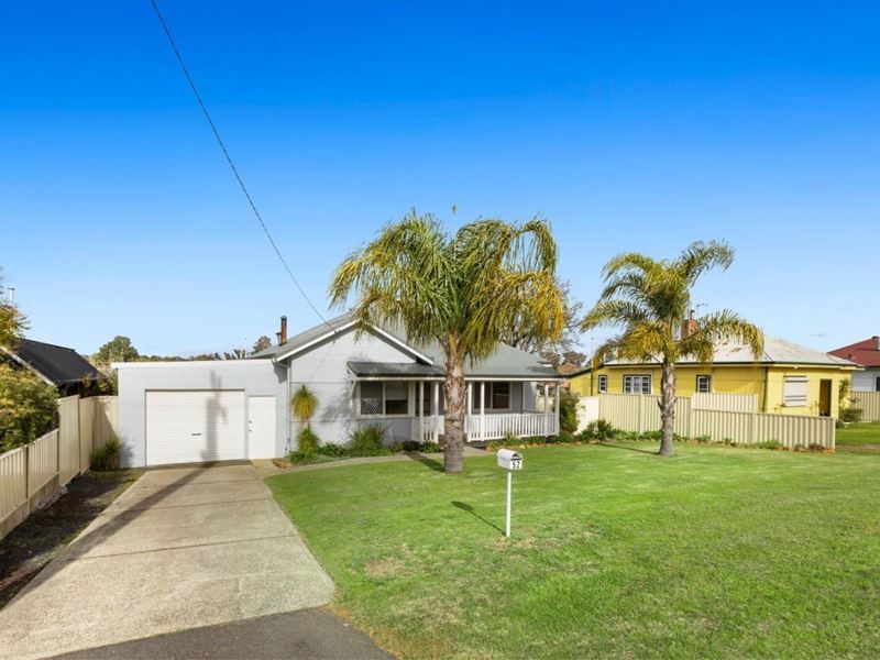 52 Atkinson Street South, Collie WA 6225
