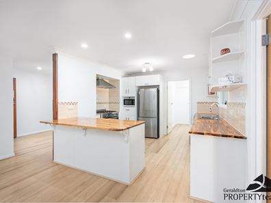 8 Amalda Place, Sunset Beach WA 6530