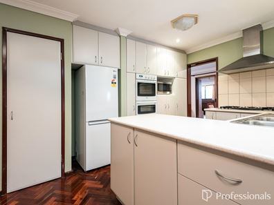 18 Solandra Way, Forrestfield WA 6058