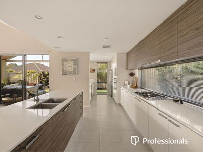 24 Crimson Boulevard, Forrestfield WA 6058