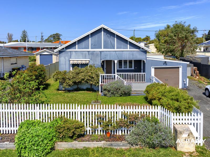 61 Katoomba Street, Orana WA 6330