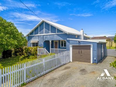 61 Katoomba Street, Orana WA 6330