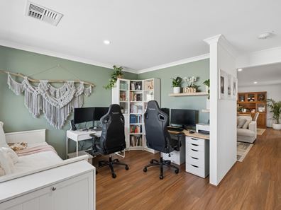 8 Nerang Road, Yanchep WA 6035