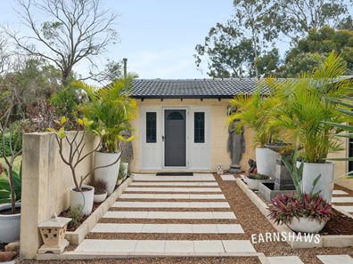 10 Glynden Way, Helena Valley WA 6056