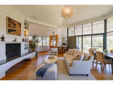 24 Ella Gladstone Drive, Eagle Bay WA 6281