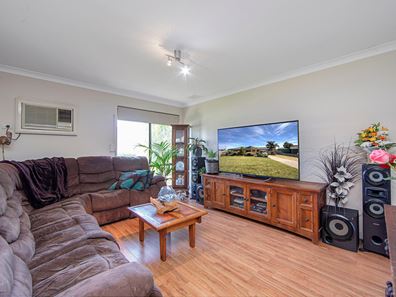 13 Otway Crescent, High Wycombe WA 6057