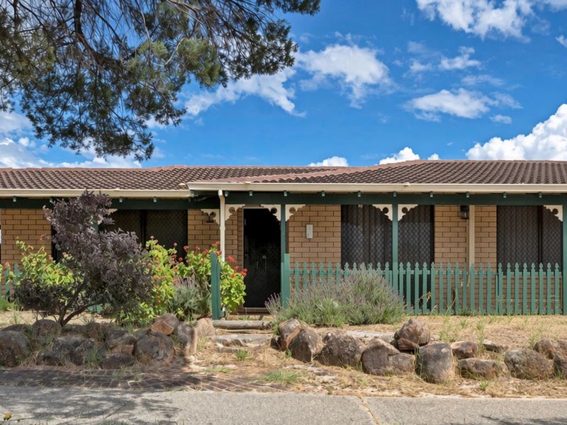 1 Gascoyne Drive, Gosnells WA 6110