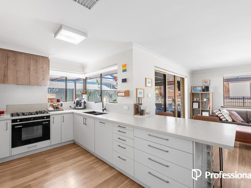 83 Dollis Way, Kingsley